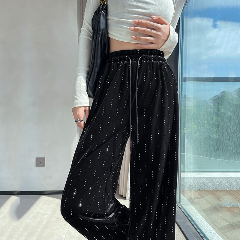Street Fashion Female - Pantalon de luxe en velours avec